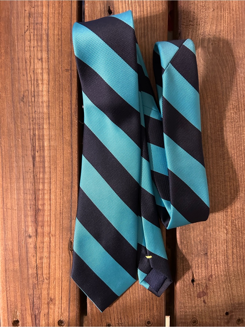 American Eagle Outfitters Men’s Skinny Silk Striped Navy & Blue Tie
